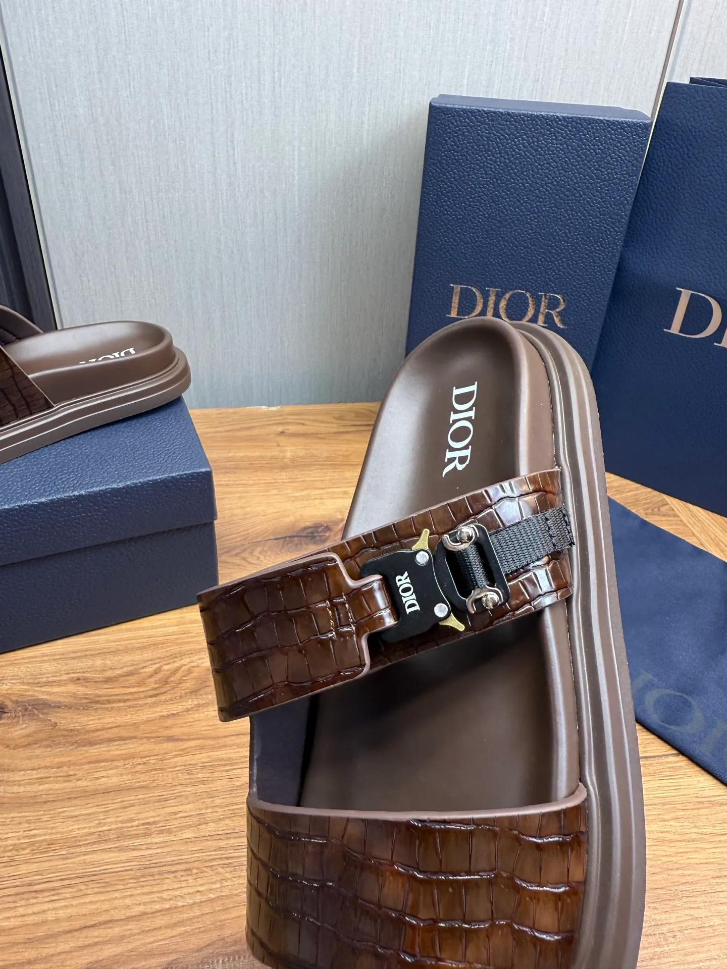 Men's shoes 300💰 Dior. Men's slippers🩴 Official website 1:1 production 38-45 size 45 46 🉑️Customized original material shipped✅